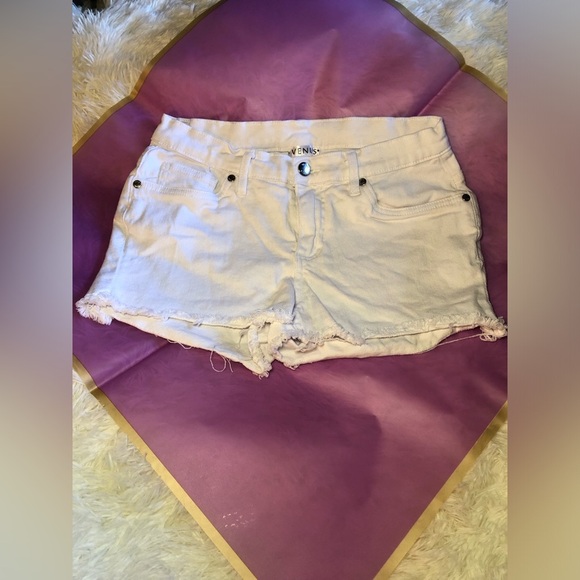 VENUS White Distressed Jean Shorts size 4 - Picture 9 of 13